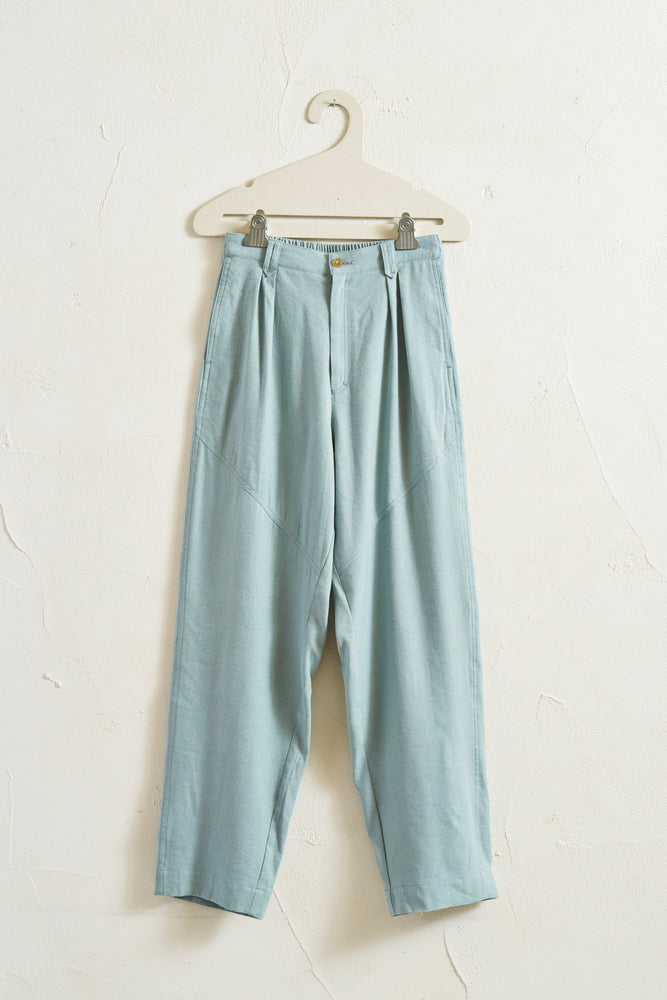 
                  
                    Silk Nep Taperd Pants
                  
                