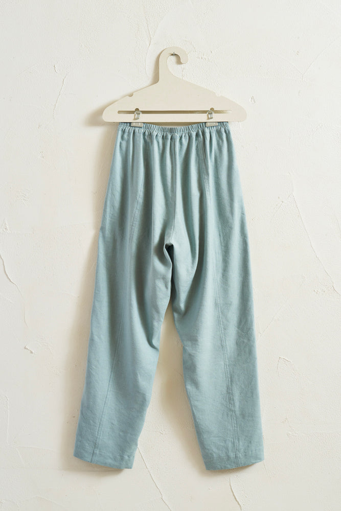 
                  
                    Silk Nep Taperd Pants
                  
                