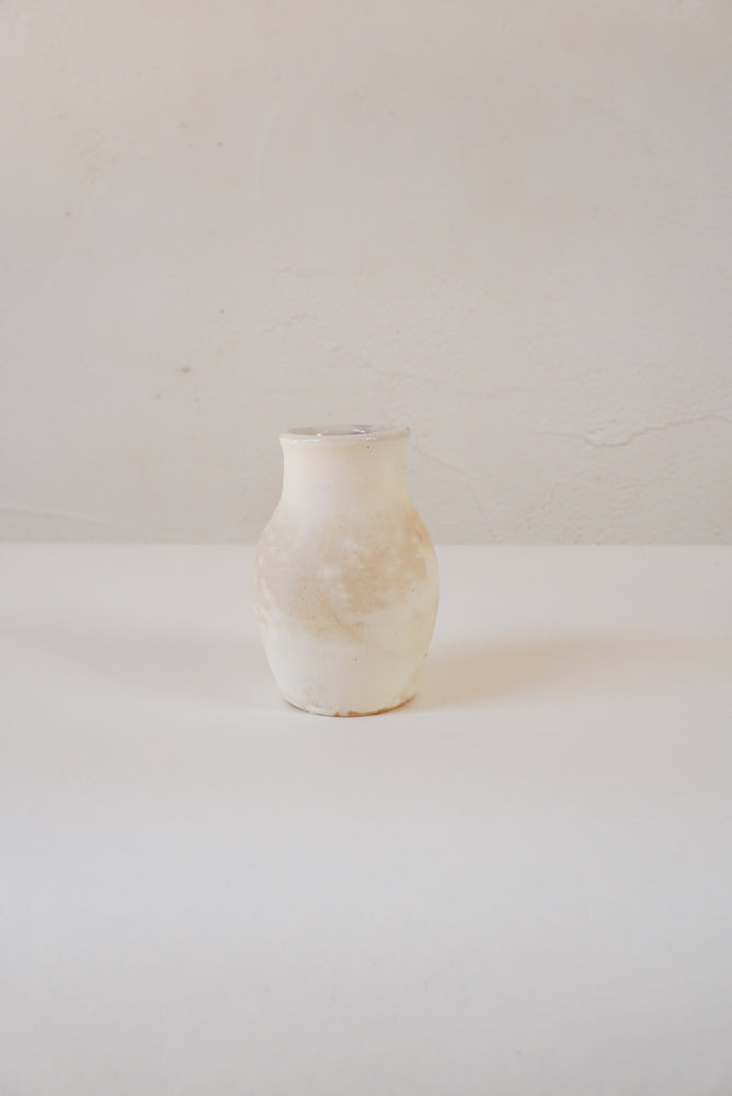
                  
                    Kazuna Yamaguchi Small Flower Vase
                  
                